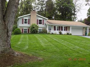 15 Gateway Rd, Rochester, NY 14624