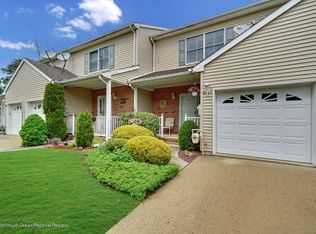 19 Goldsmith Dr, Spotswood, NJ 08884