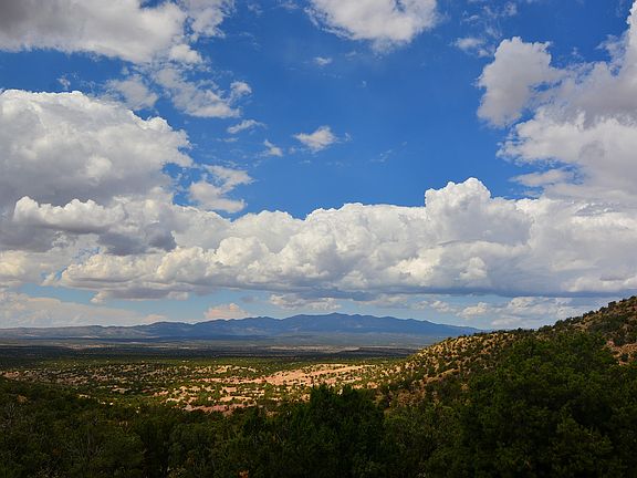 2nd image of 1944 Deer Canyon Trl