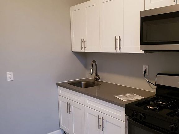 2nd image of 1476 Bryant Ave
