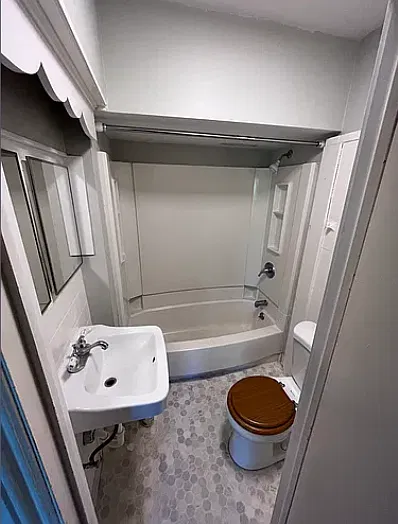 3 bed, 1200 sqft, $1,600 — Photo 4