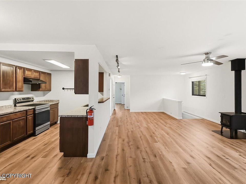 1st image of 4843 Loretta Ln #10