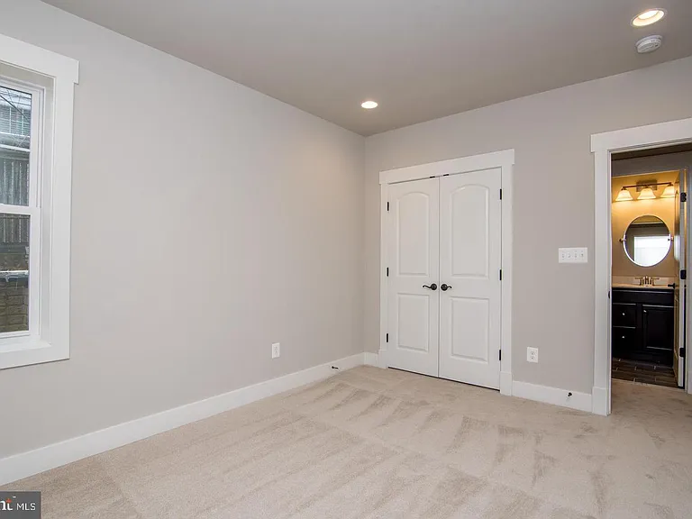 6928 Regent Ln — Photo 69