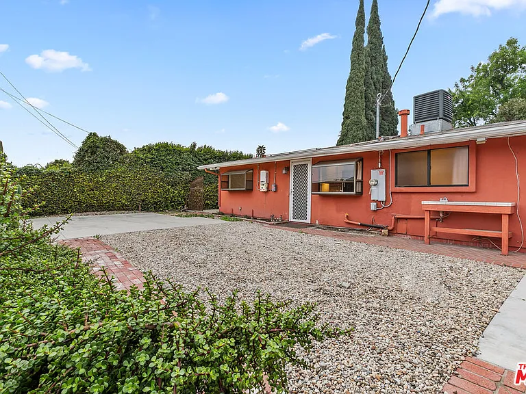 6742 Sunny Brae Ave — Photo 48