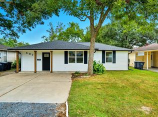 507 E Dumble St, Alvin, TX 77511