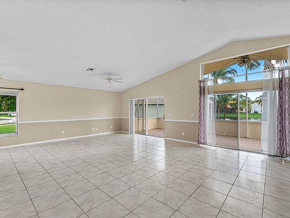 4th image of 8265 White Rock Cir
