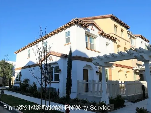 844 E Fielding St, Azusa, CA 91702