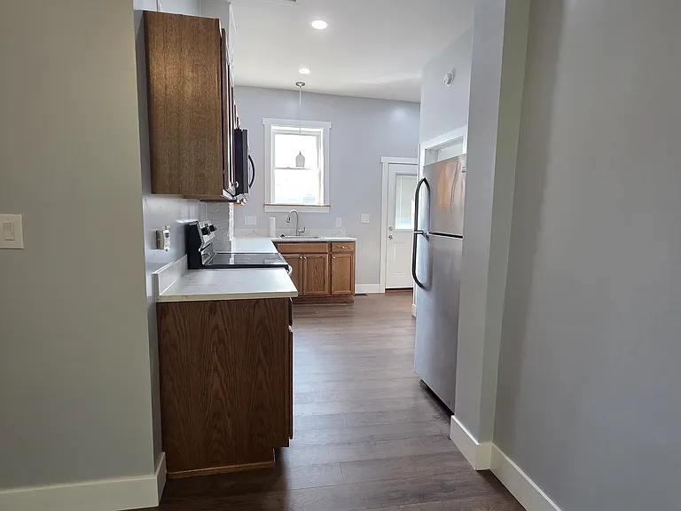 127 Retreat St — Photo 9
