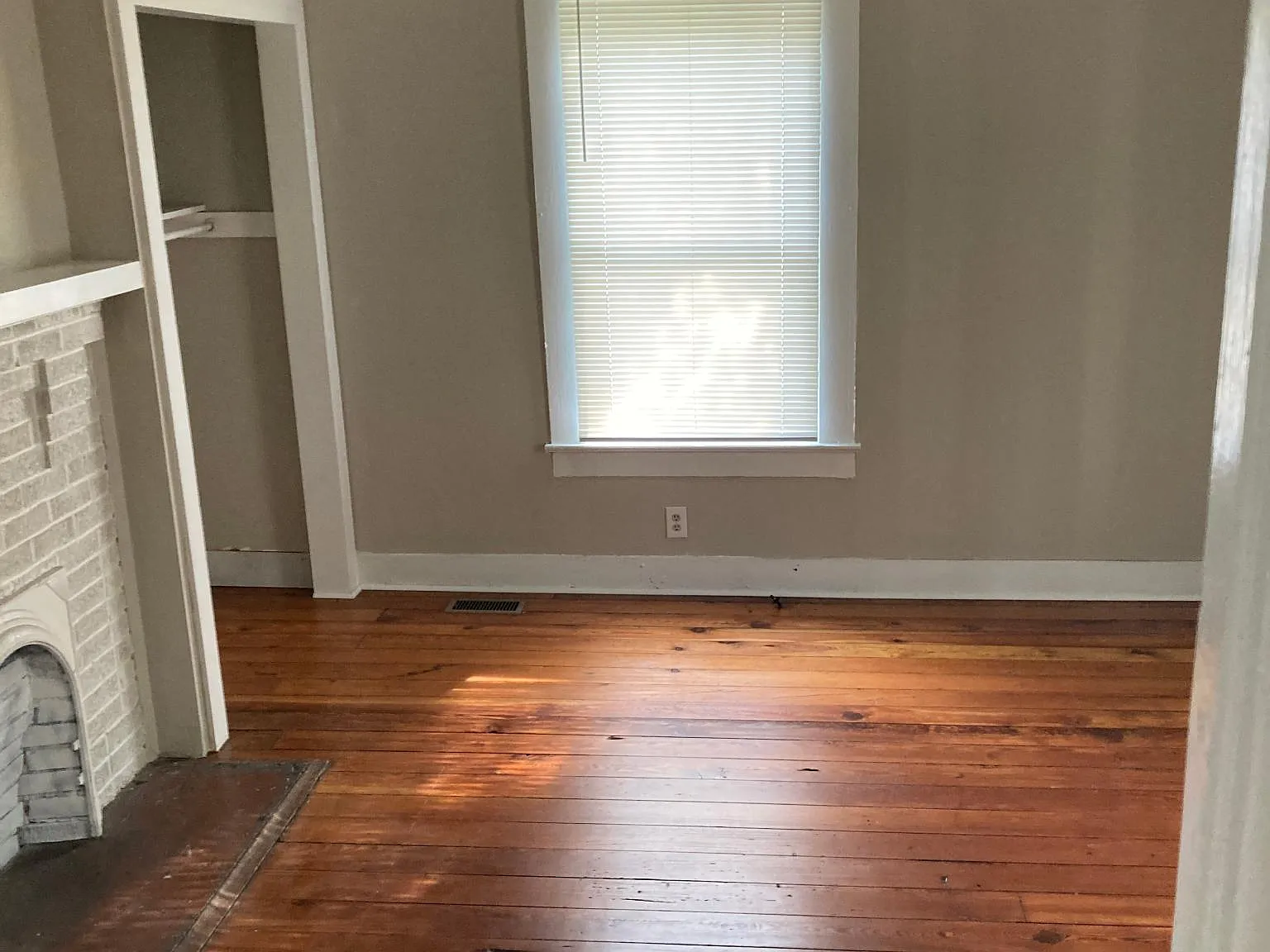 2215 Senate St — Photo 4