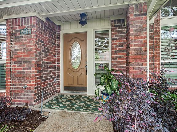 4th image of 2312 Carlisle Ct