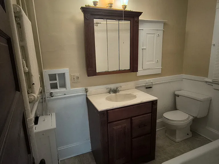 48 Cedar St #4 — Photo 1