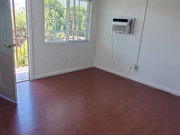 2nd image of 6107 Piedmont Ave #4
