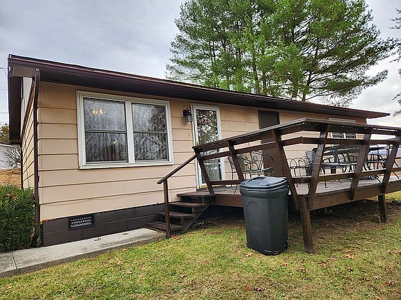 4th image of 34 Shady Acres Dr