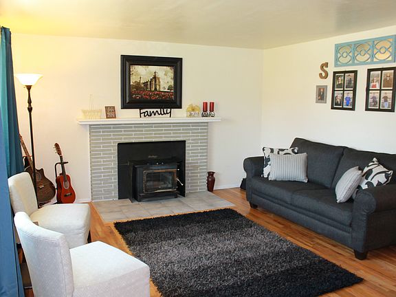 Front room from door.