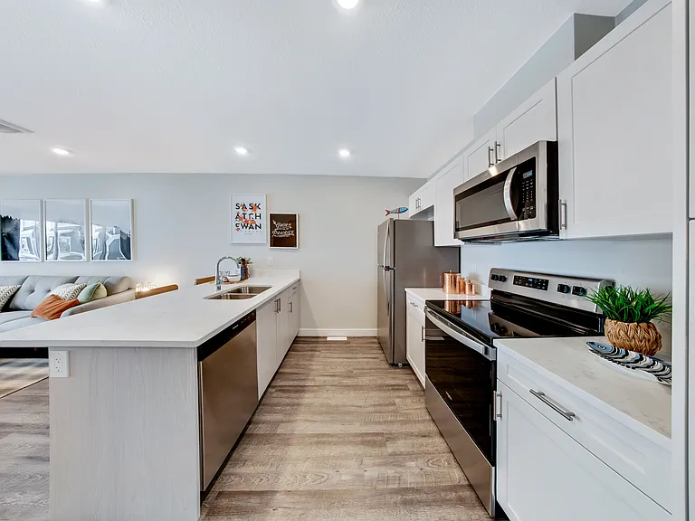110 Baltzan Blvd — Photo 15