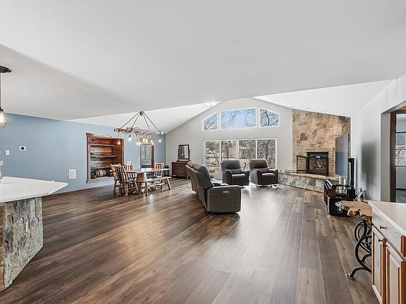 2nd image of 831 Island Court