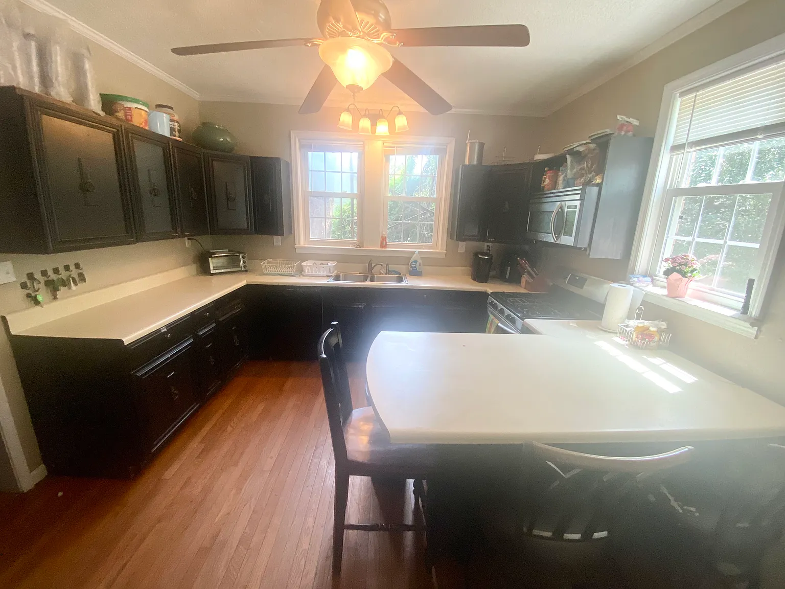 3 bed, 2000 sqft, $640 — Photo 2