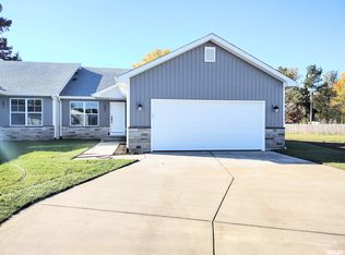 303 Waterwheel Dr, Rochester, IL 62563