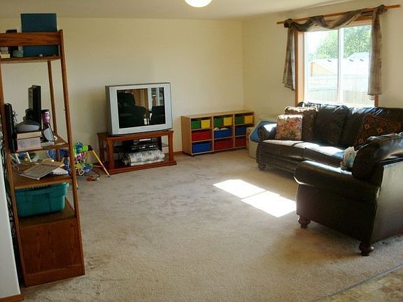 5th image of 1014 73rd Dr SE