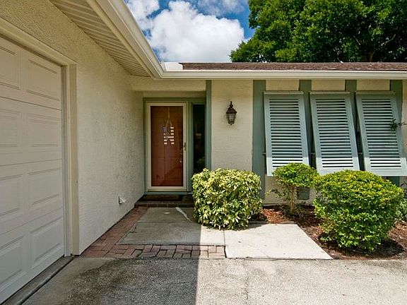 3rd image of 2787 Northcote Dr