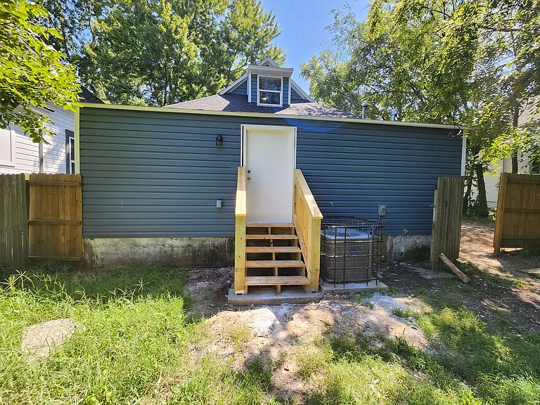 2153 N National Ave — Photo 33