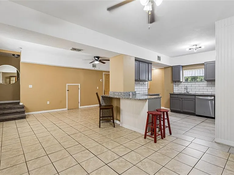 3123 Lawrence St — Photo 2