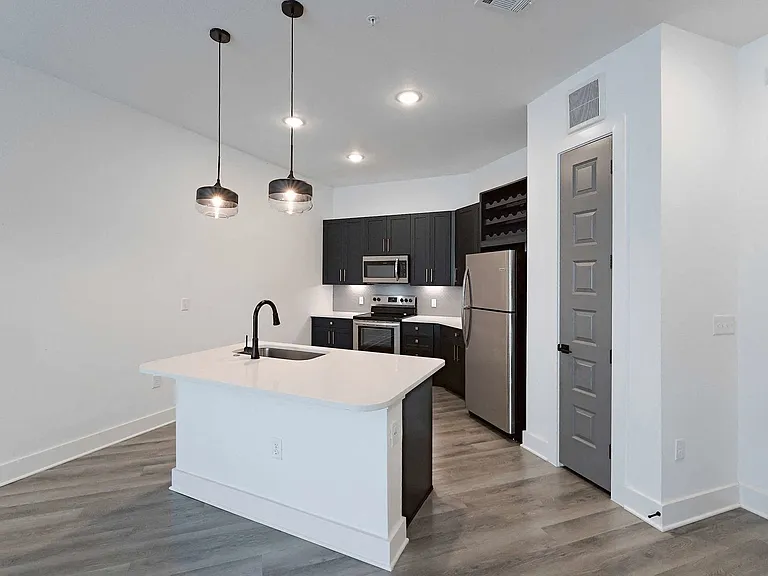 Linz Luxury Living — Photo 60