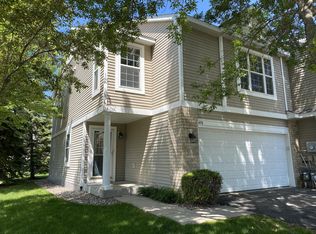 498 Wilderness Dr, Chaska, MN 55318