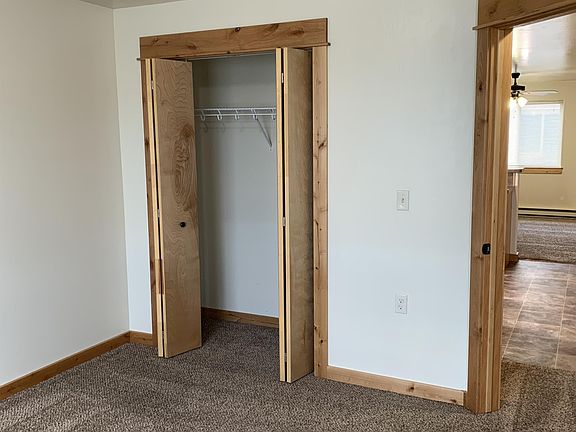 4th image of 1037 Enterprise Dr APT 1