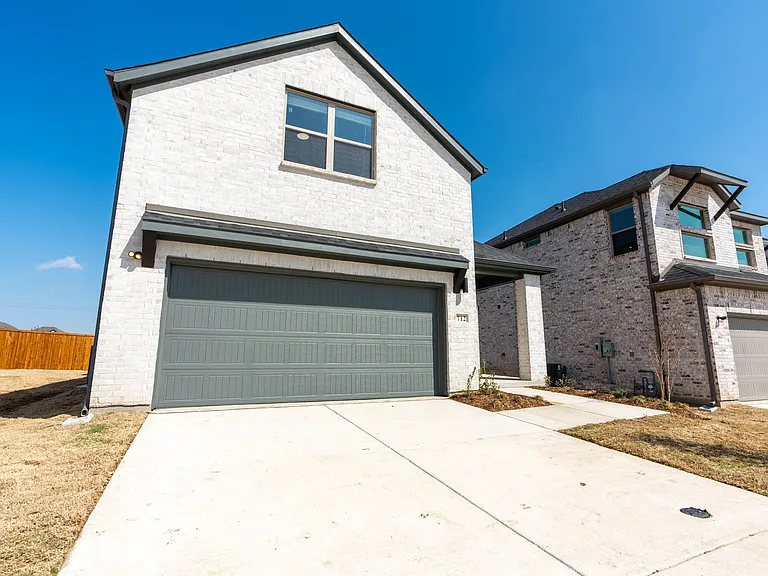 712 Melody Hill Dr — Photo 2