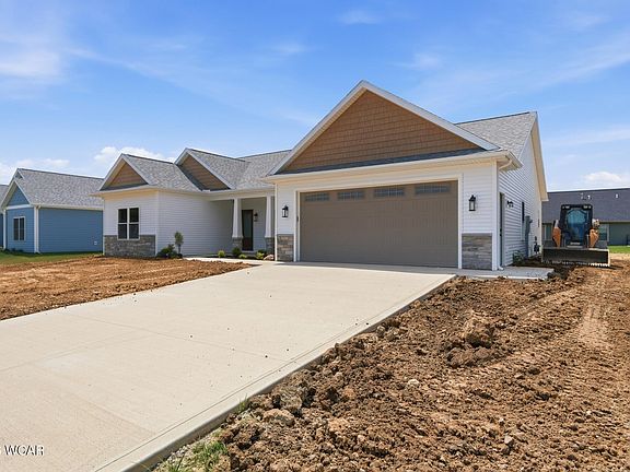 4th image of 3739 Comanche Dr
