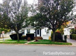 122 Division Ave, Hicksville, NY 11801