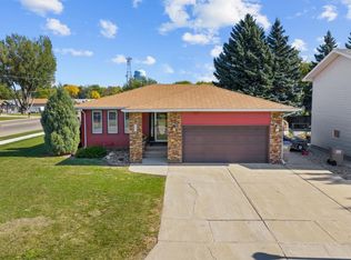 1601 12th St SW, Minot, ND 58701
