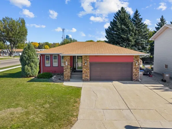 1601 12th St SW, Minot, ND 58701