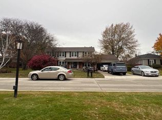 33482 Old Timber Rd, Farmington Hills, MI 48331