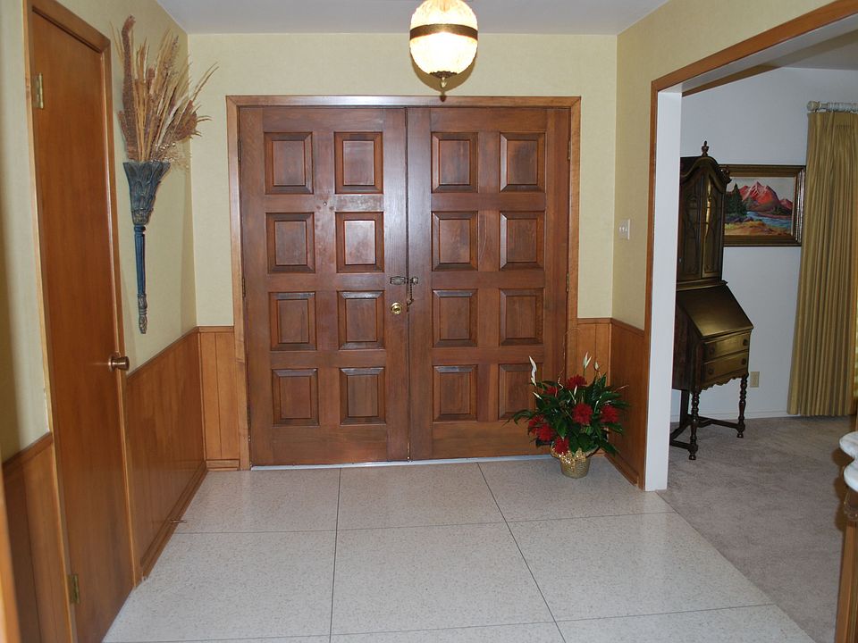 1st image of 1002 4th St