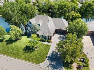 918 E Lakecrest Dr, Andover, KS 67002