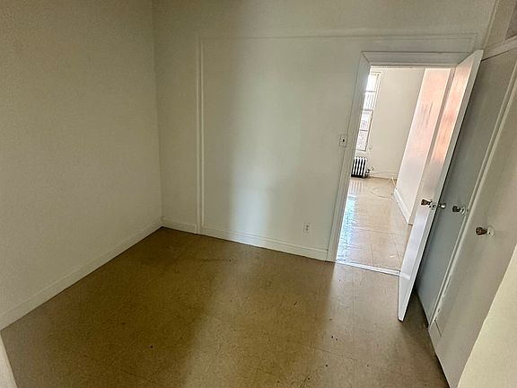 2nd image of 110 Manhattan Ave Floor 3