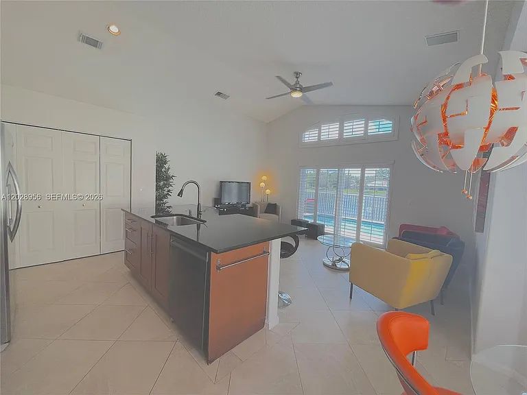 4923 SW 33rd Way — Photo 11