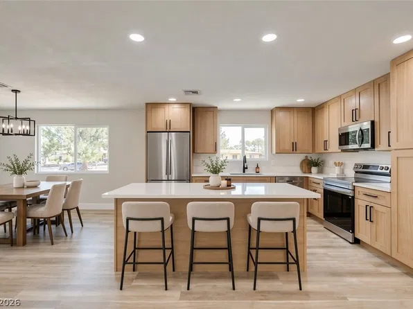 4016 Roxanne Dr, Las Vegas, NV 89108