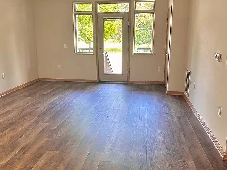 Fairway Glen Apartments — Photo 5