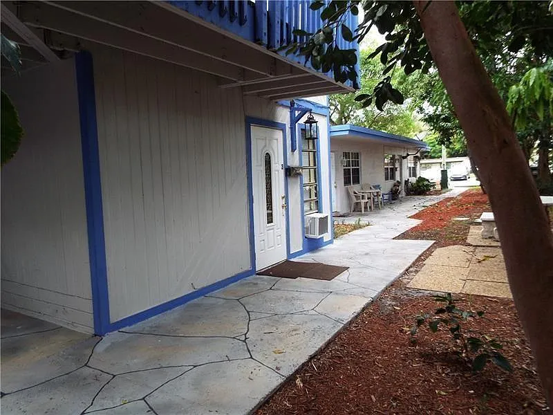 1 bed, 1.0 bath, 2166 sqft, $1,400 — Photo 4