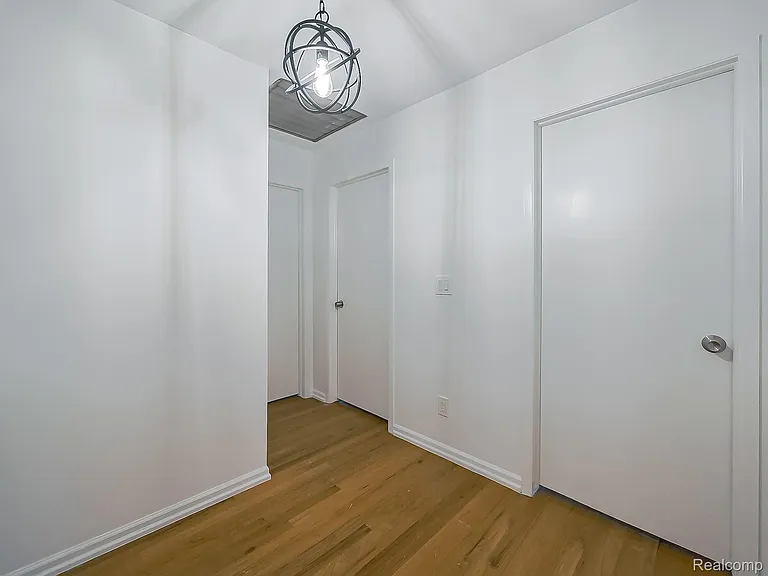 7580 Thornwood St — Photo 42