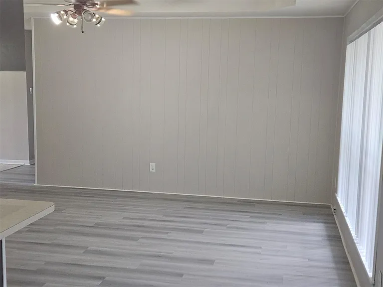 18521 Railroad Ave — Photo 9
