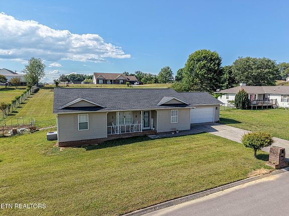 4th image of 219 Twin Ridges Dr