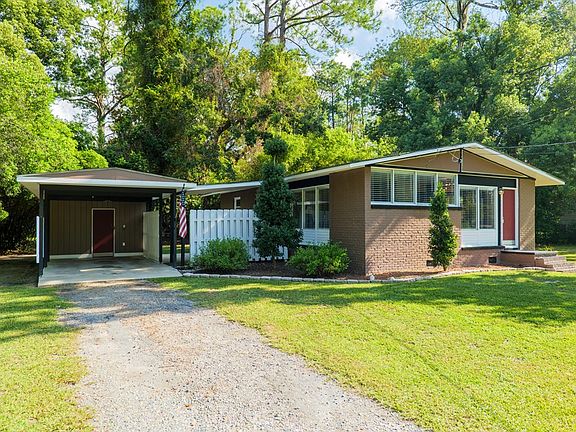 2nd image of 1813 Canterbury Dr