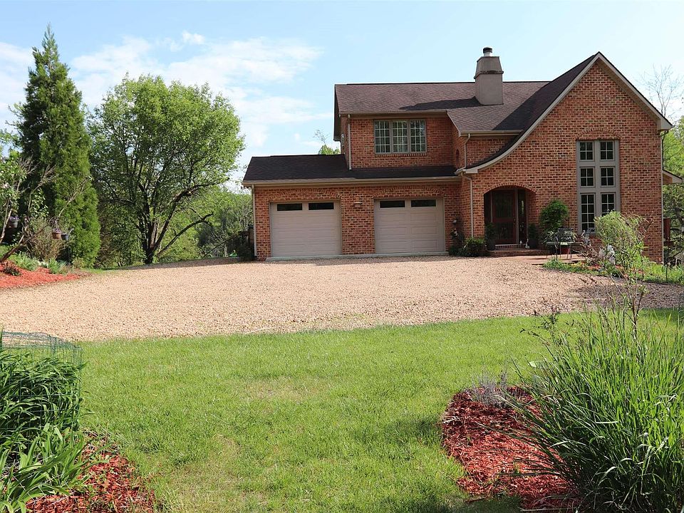 1st image of 438 Aurora Ln