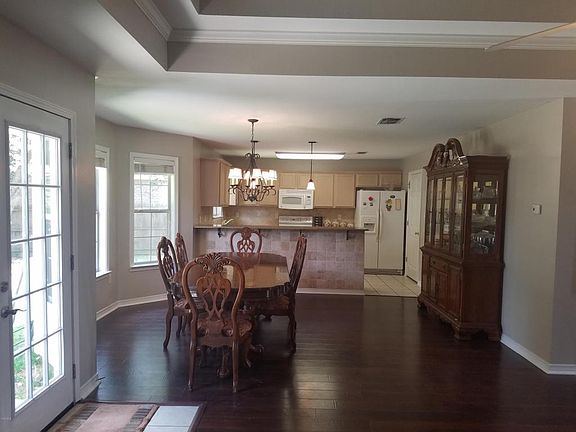 4th image of 17291 Meadowbrook Dr