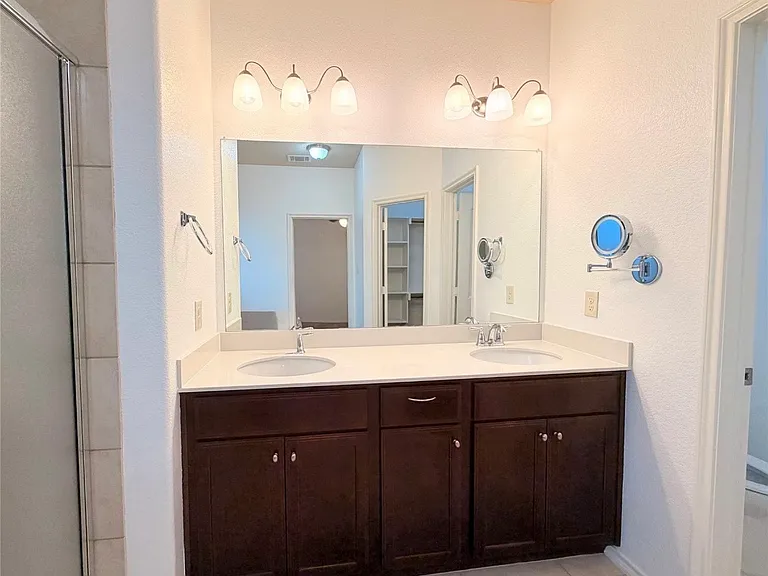 305 Rustic Oak Ln — Photo 7