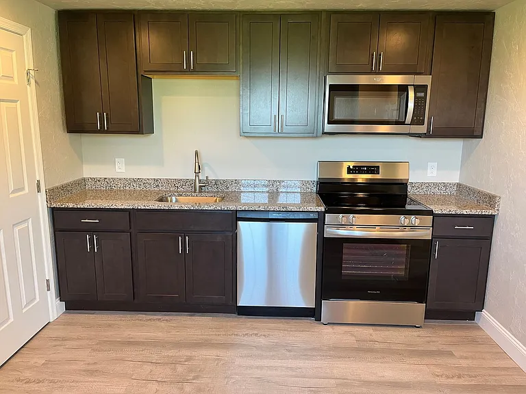 Salem Run Apartments - Phase 1 — Photo 29